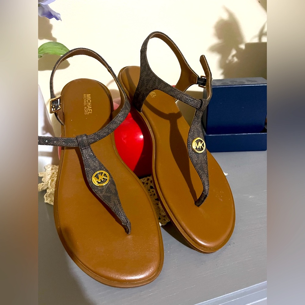 Michael Kors Mallory Thong Sandals - Size 9.5